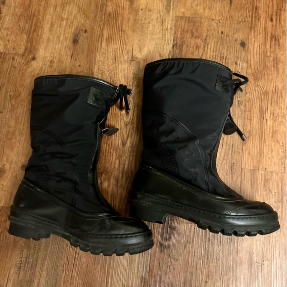 Burberry Winter Boots Sz 6 ✨Like New Condition✨ - Picture 6 of 9
